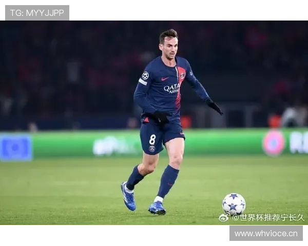 鲁伊斯在巴黎一线队的表现稳健,能否迎来职业生涯新突破值得关注。 鲁伊斯在巴黎一线队的表现稳健,能否迎来职业生涯新突破值得关注。